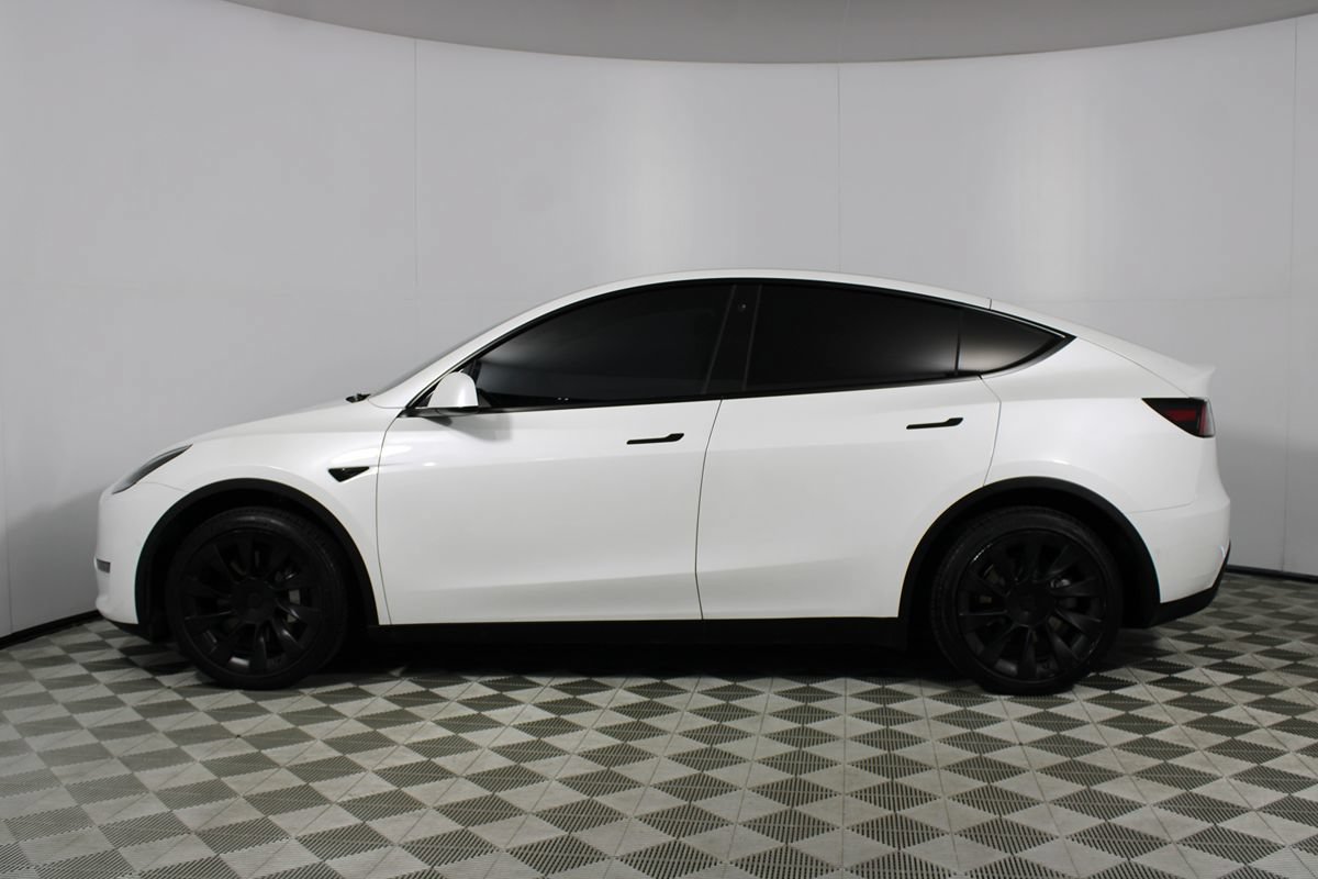 Used 2022 Tesla Model Y Long Range AWD/4WD image 30