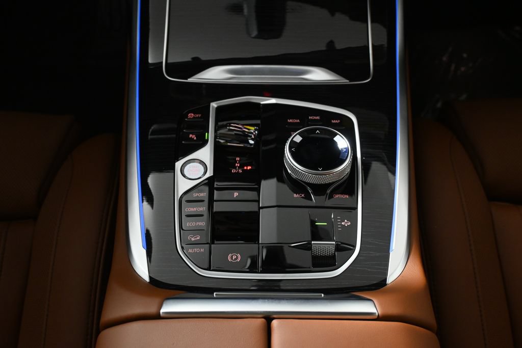 New 2027 BMW X7 M60i AWD/4WD image 24