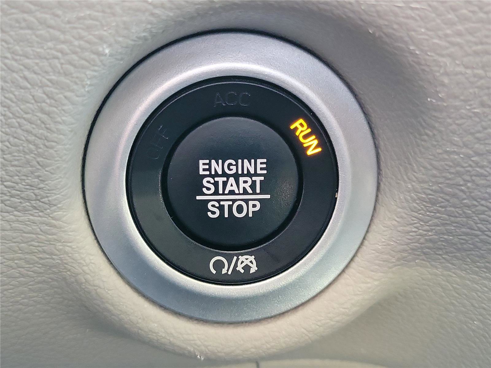 Used 2023 Chrysler Pacifica Touring-L FWD image 32