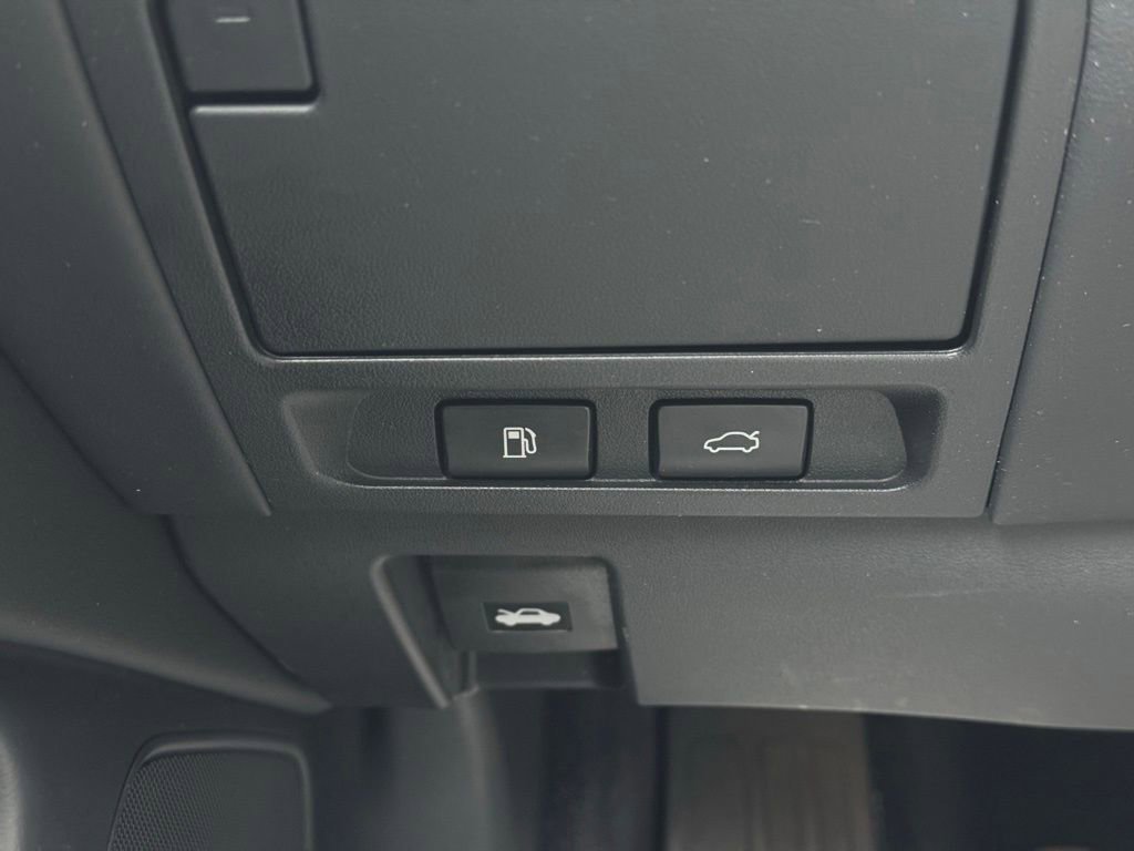 Used 2018 Lexus LS 500h AWD image 37