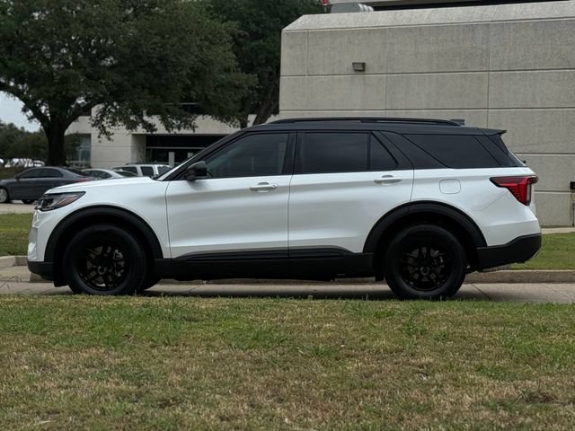 New 2026 Ford Explorer Active w/ Active Comfort Package RWD image 10