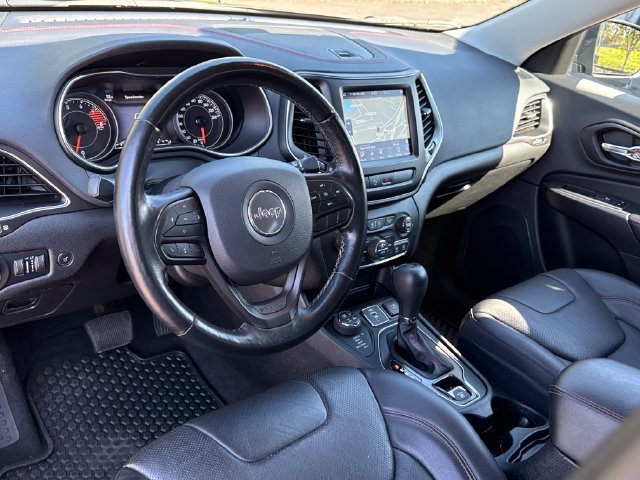 Used 2021 Jeep Cherokee Trailhawk AWD/4WD image 16