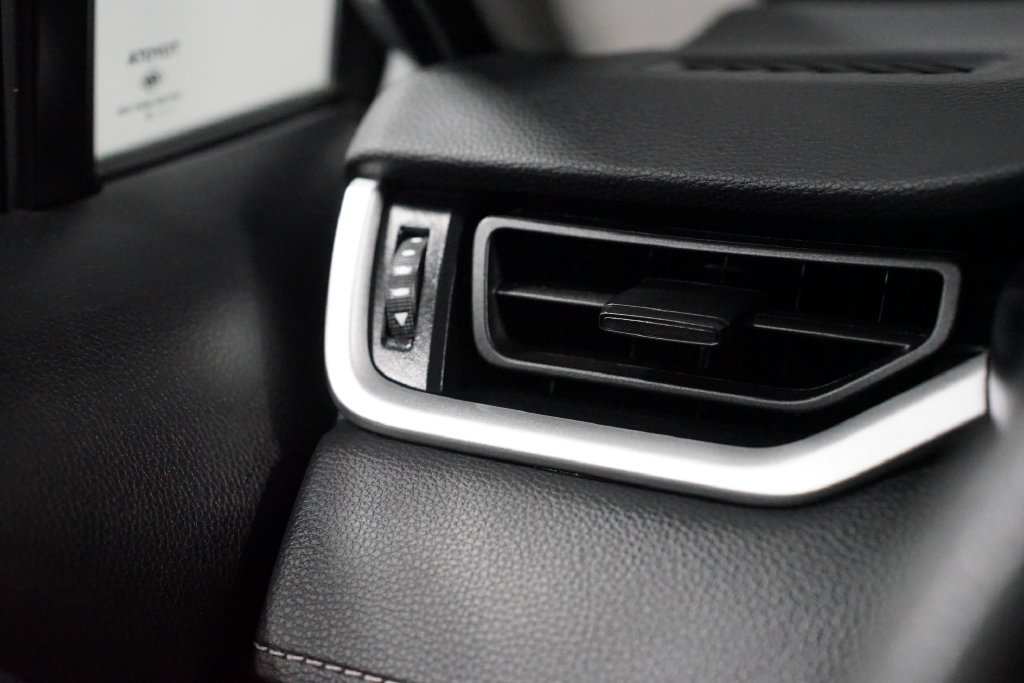Certified 2025 Toyota RAV4 XLE FWD image 25