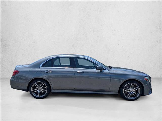 Used 2017 Mercedes-Benz E 300 4MATIC image 4