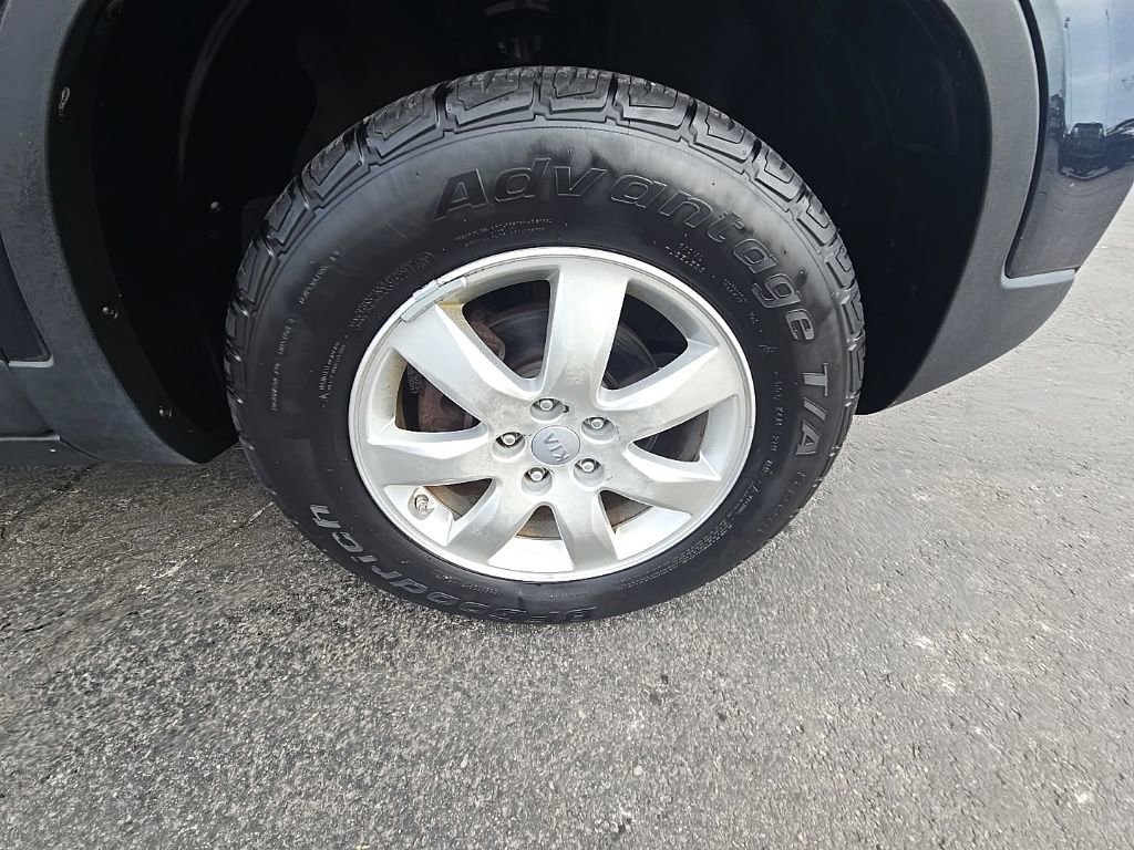 Used 2012 Kia Sorento LX image 9