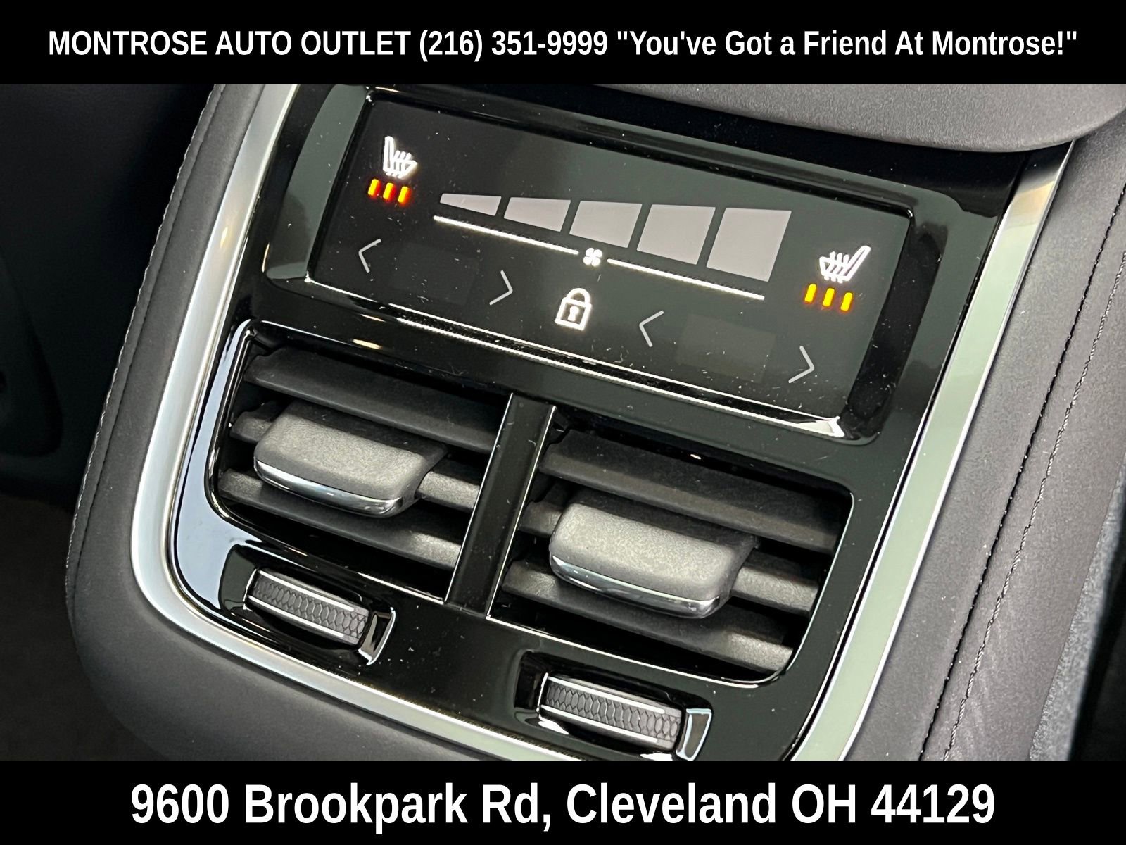 New 2026 Volvo XC90 B6 Plus w/ Protection Package Premier image 16