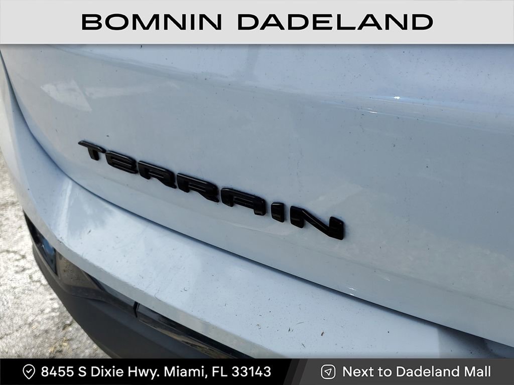 Used 2023 GMC Terrain SLE w/ Driver Convenience Package image 11