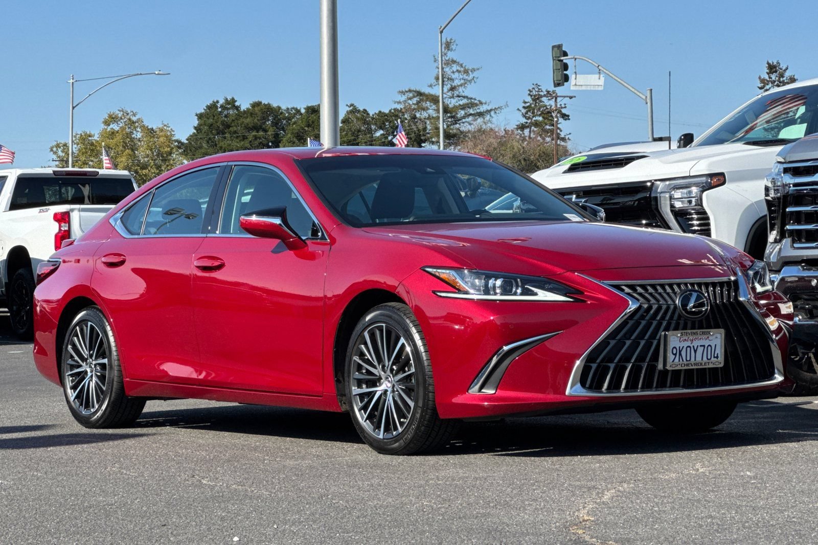 Used 2024 Lexus ES 300h w/ Premium Package FWD image 2