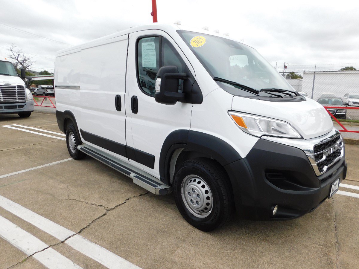 Used 2025 RAM ProMaster 2500 w/ U-Haul Equipment Group FWD image 2
