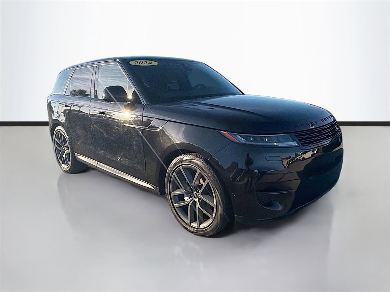 Used 2024 Land Rover Range Rover Sport SE image 2