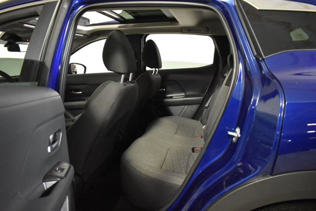Used 2025 Nissan Kicks SV w/ SV Premium Package AWD/4WD image 26