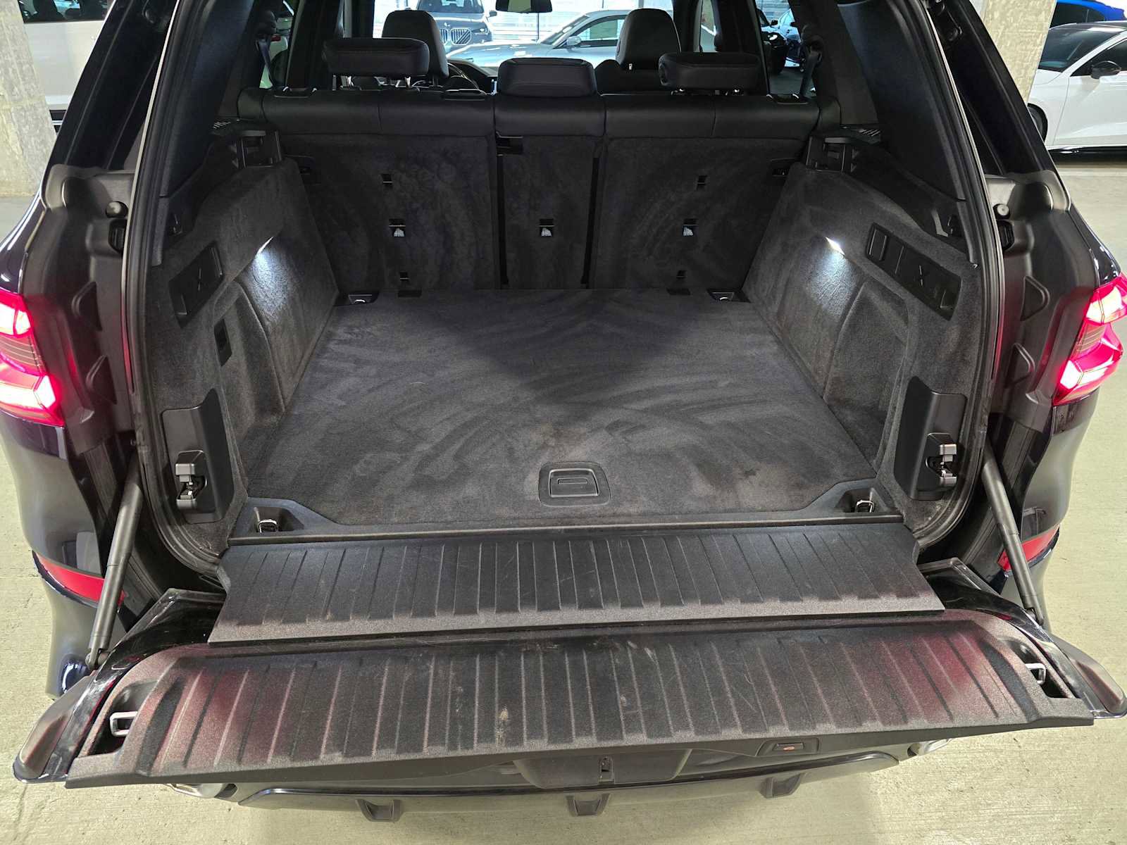 Used 2022 BMW X5 xDrive40i w/ M Sport Package image 35