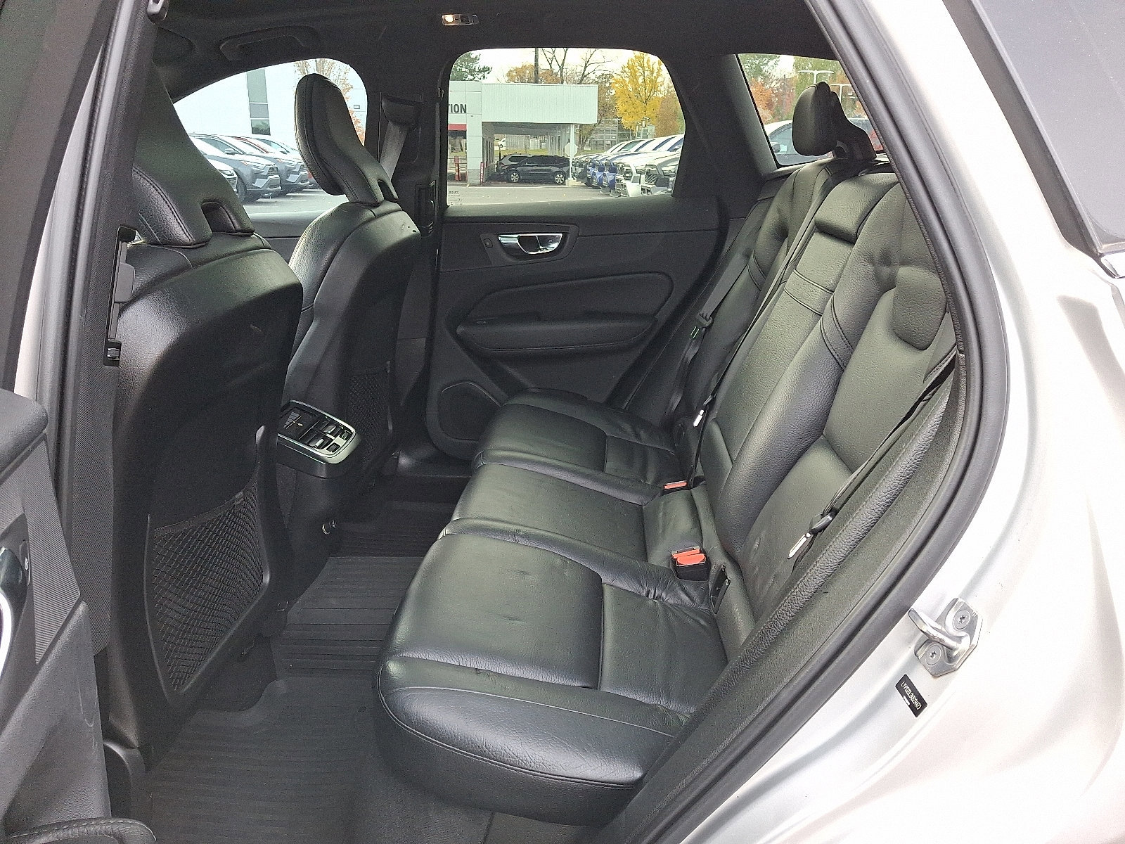 Used 2019 Volvo XC60 T5 Inscription w/ Protection Package Premier image 10