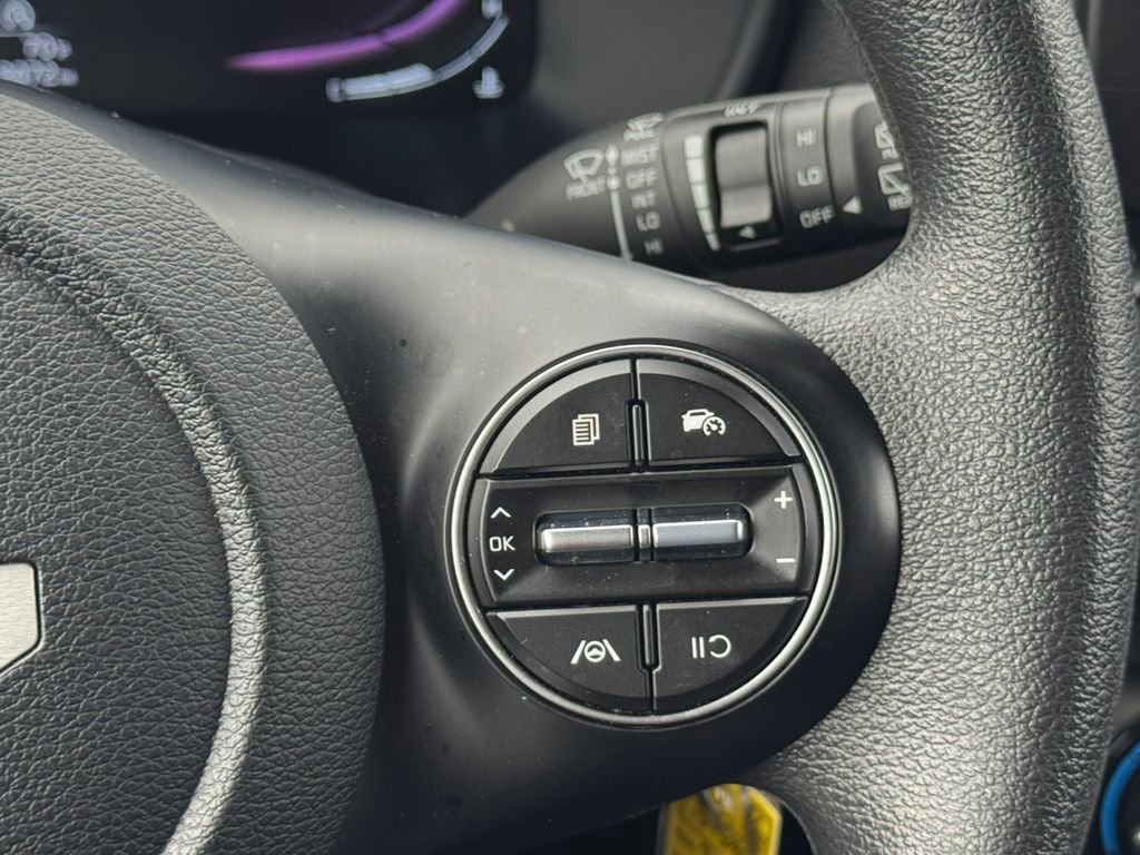 Used 2023 Kia Soul LX FWD image 22