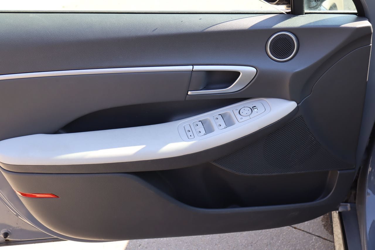 Used 2025 Hyundai Sonata SEL FWD image 17