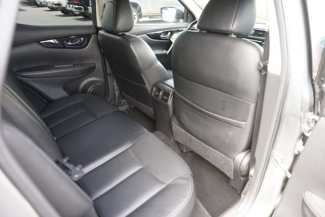 Used 2018 Nissan Rogue Sport SL w/ SL Premium Package FWD image 15