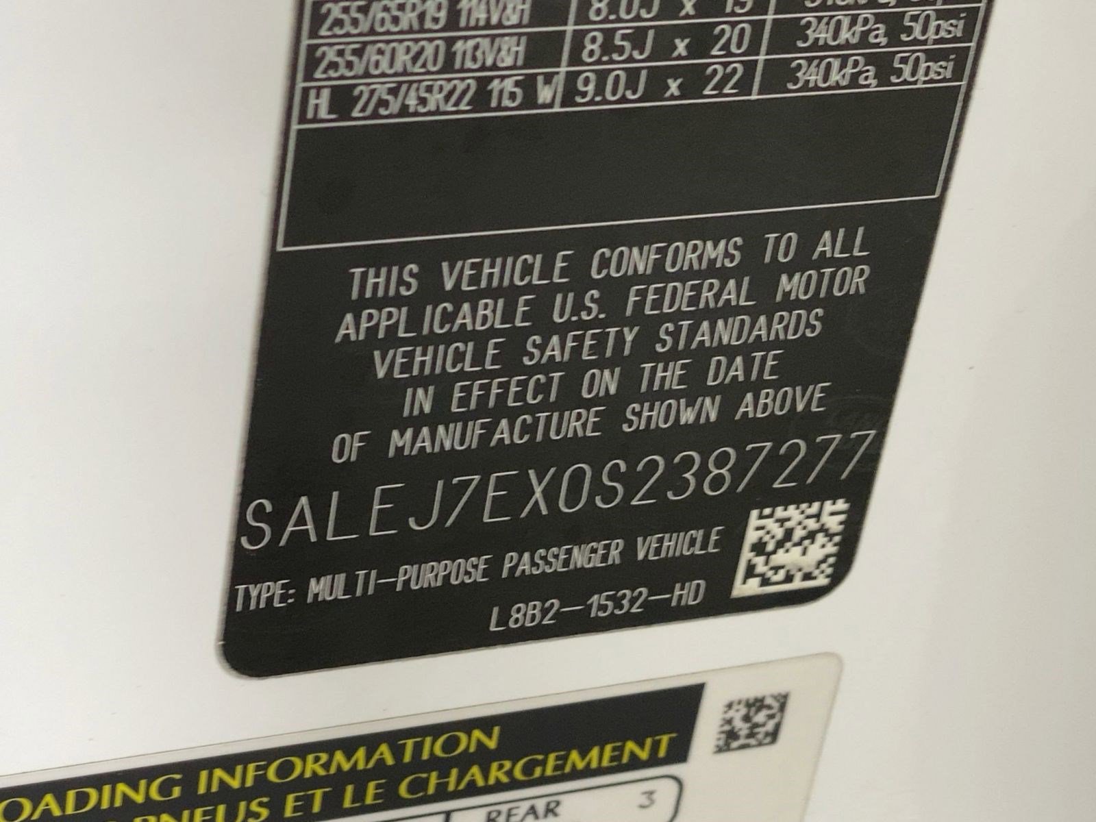 Used 2025 Land Rover Defender 110 S image 18