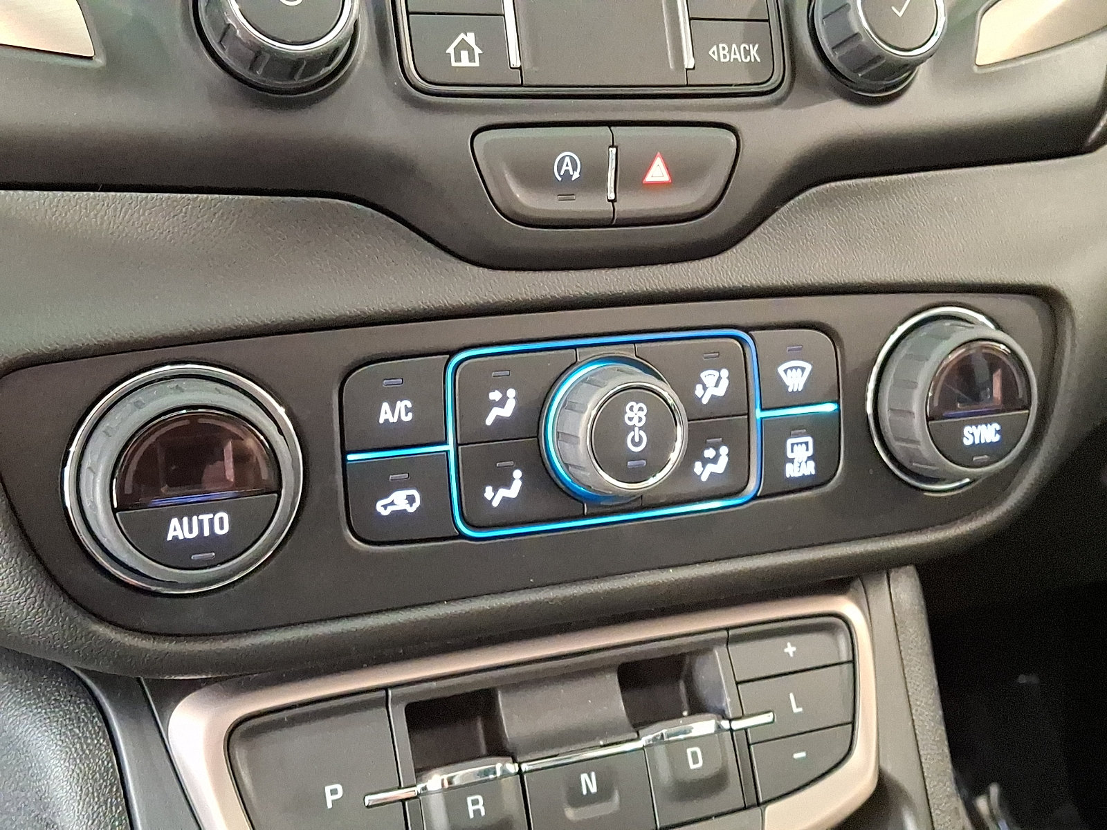 Certified 2023 GMC Terrain Denali w/ Denali Premium Package AWD/4WD image 25