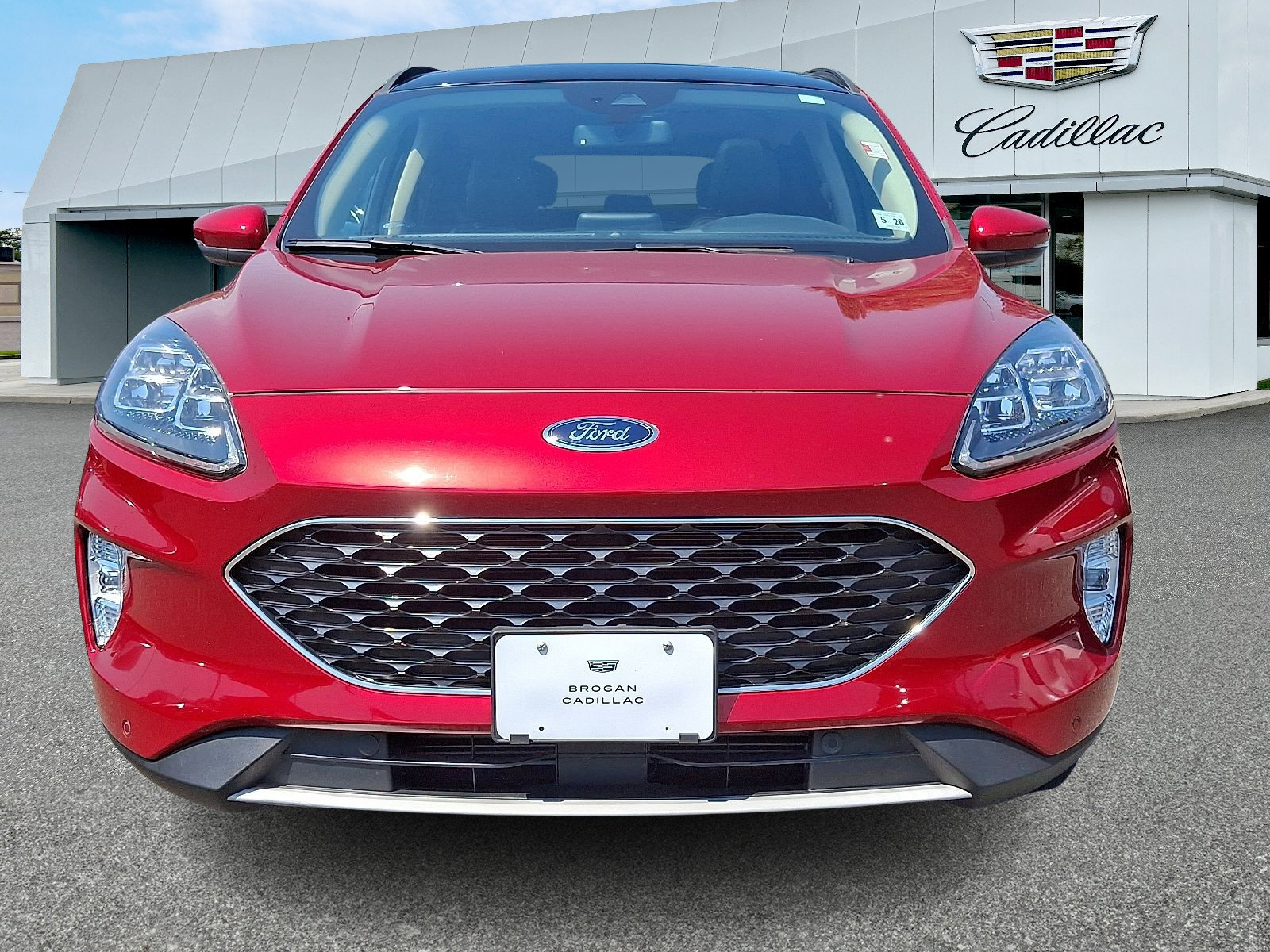 Used 2020 Ford Escape Titanium image 2