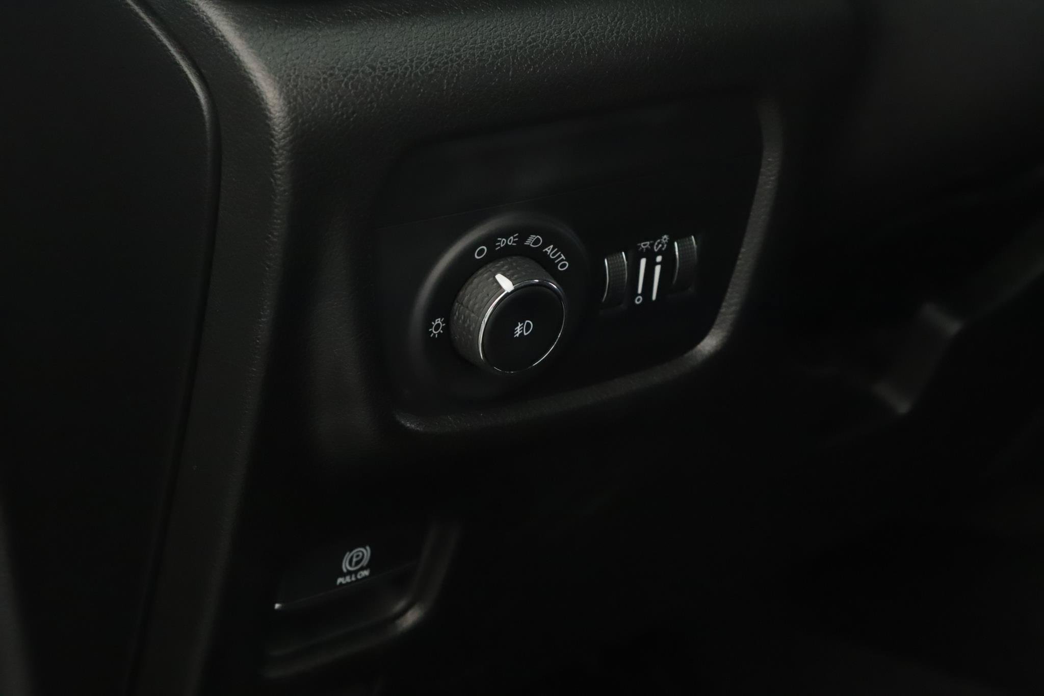 Certified 2022 Jeep Grand Cherokee L Limited AWD/4WD image 9