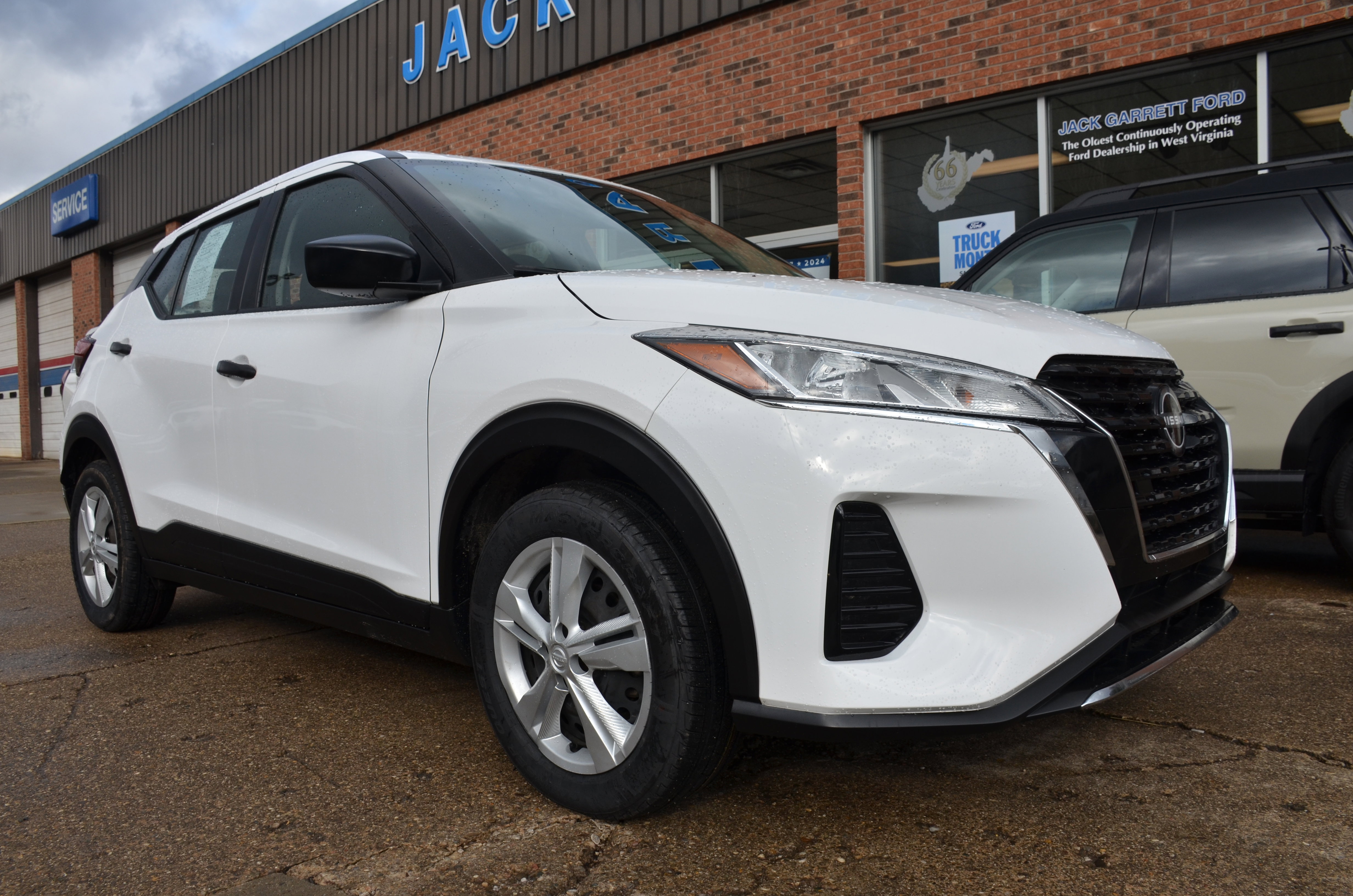 Used 2022 Nissan Kicks S