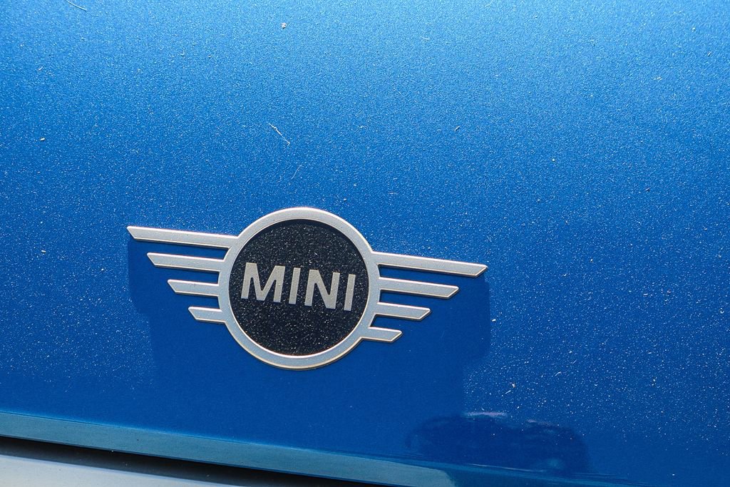 Used 2025 MINI Cooper 2-Door Hardtop FWD image 5