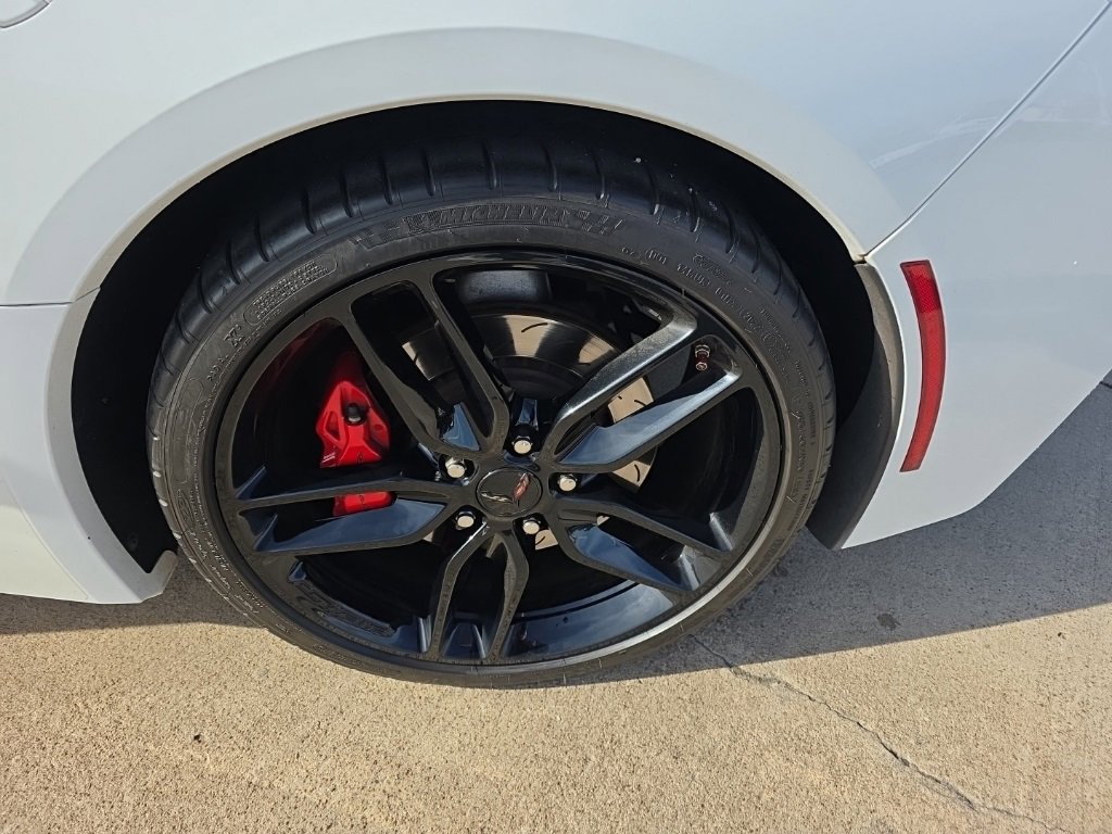 Used 2019 Chevrolet Corvette Stingray Coupe w/ Carbon Flash Badge Package image 10