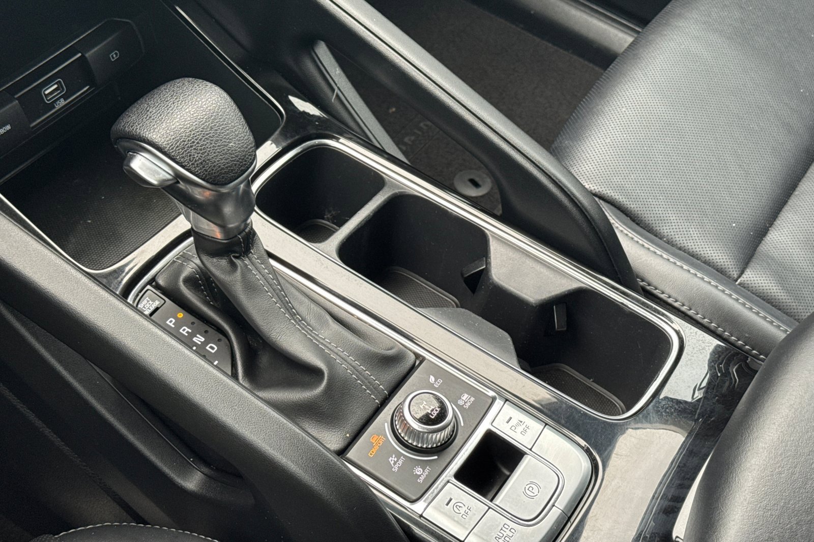 Used 2022 Kia Telluride LX image 25