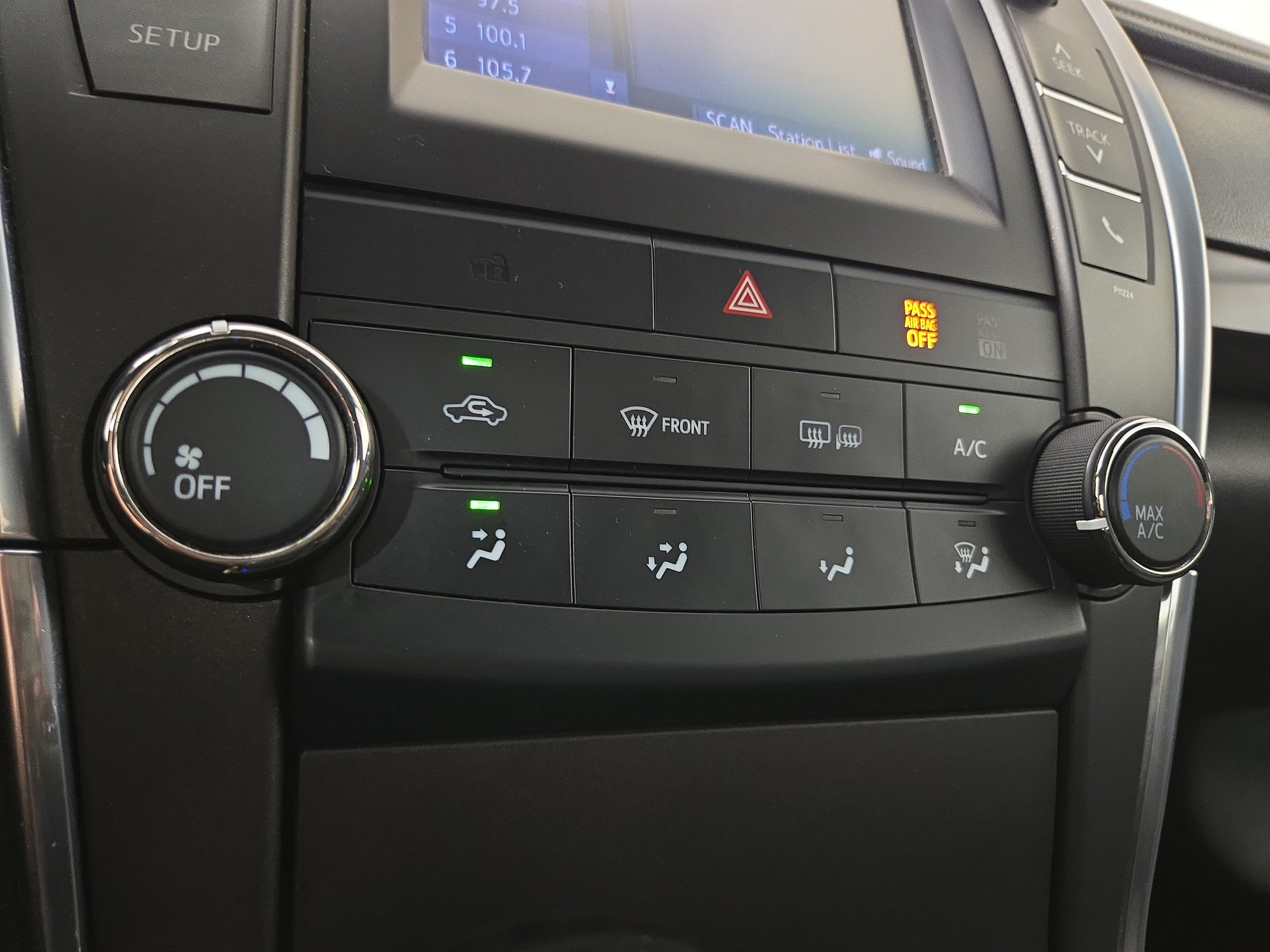 Used 2016 Toyota Camry LE FWD image 26