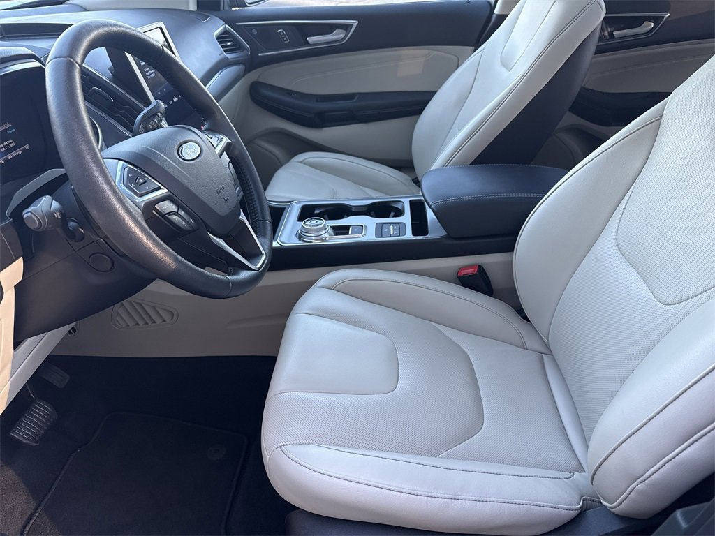 Used 2021 Ford Edge Titanium w/ Equipment Group 301A image 9