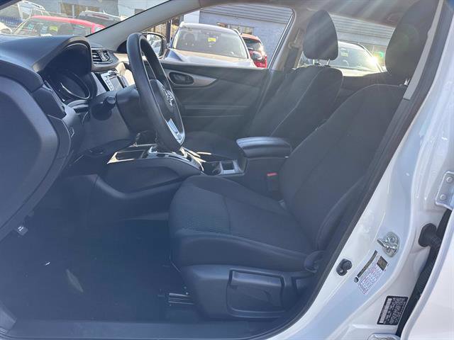 Used 2022 Nissan Rogue Sport S image 7