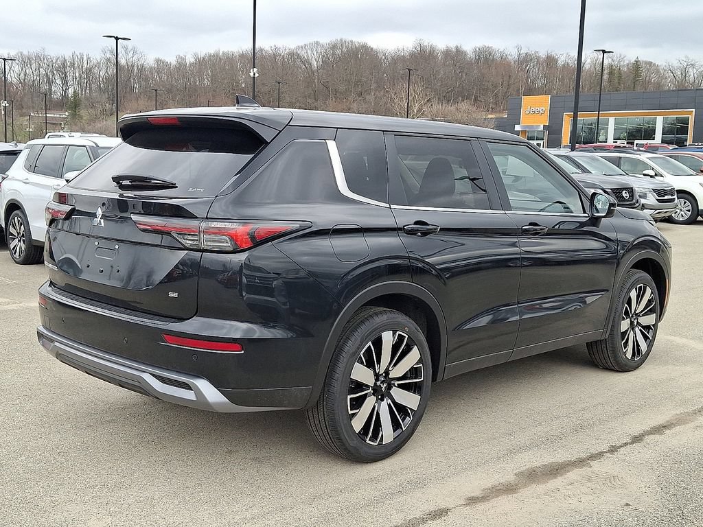 New 2026 Mitsubishi Outlander SE AWD/4WD image 4