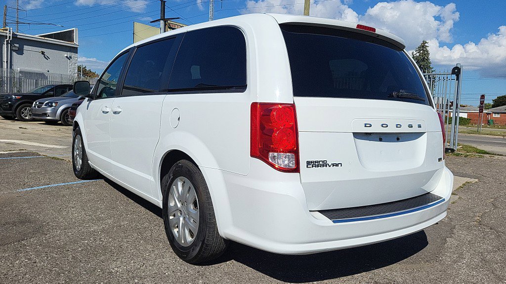 Used 2018 Dodge Grand Caravan SE image 8