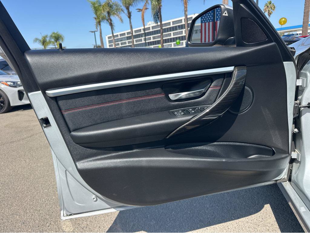 Used 2018 BMW 330i Sedan w/ Premium Package RWD image 15