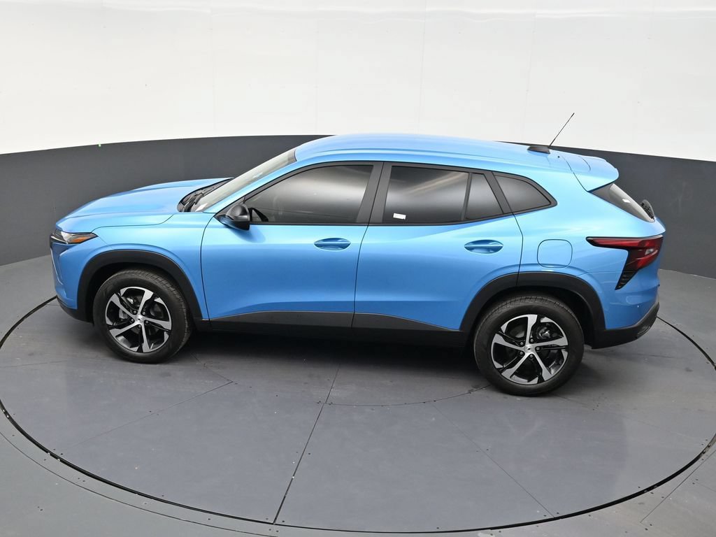Used 2025 Chevrolet Trax RS FWD image 13