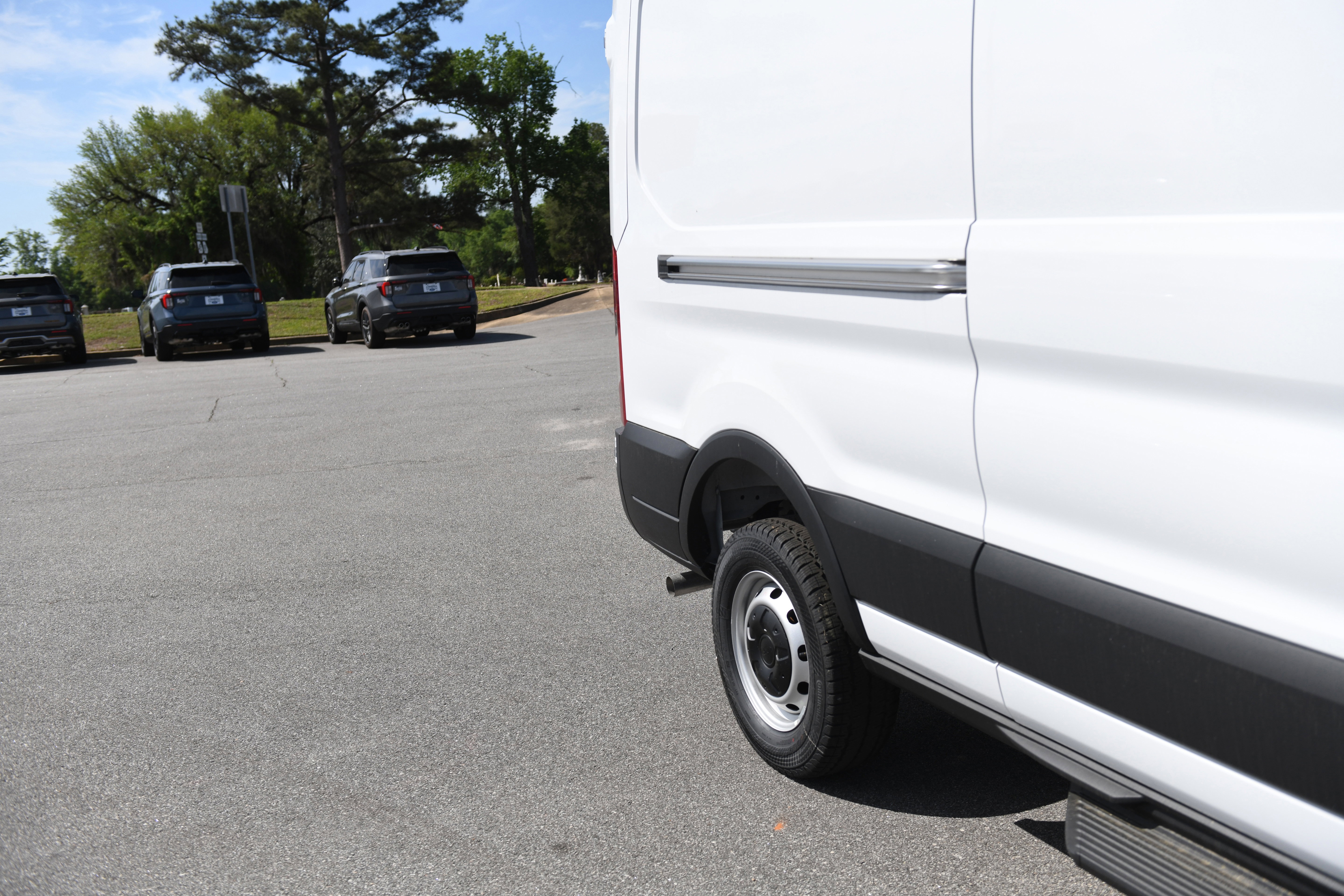 New 2026 Ford Transit 250 148 Medium Roof RWD image 5