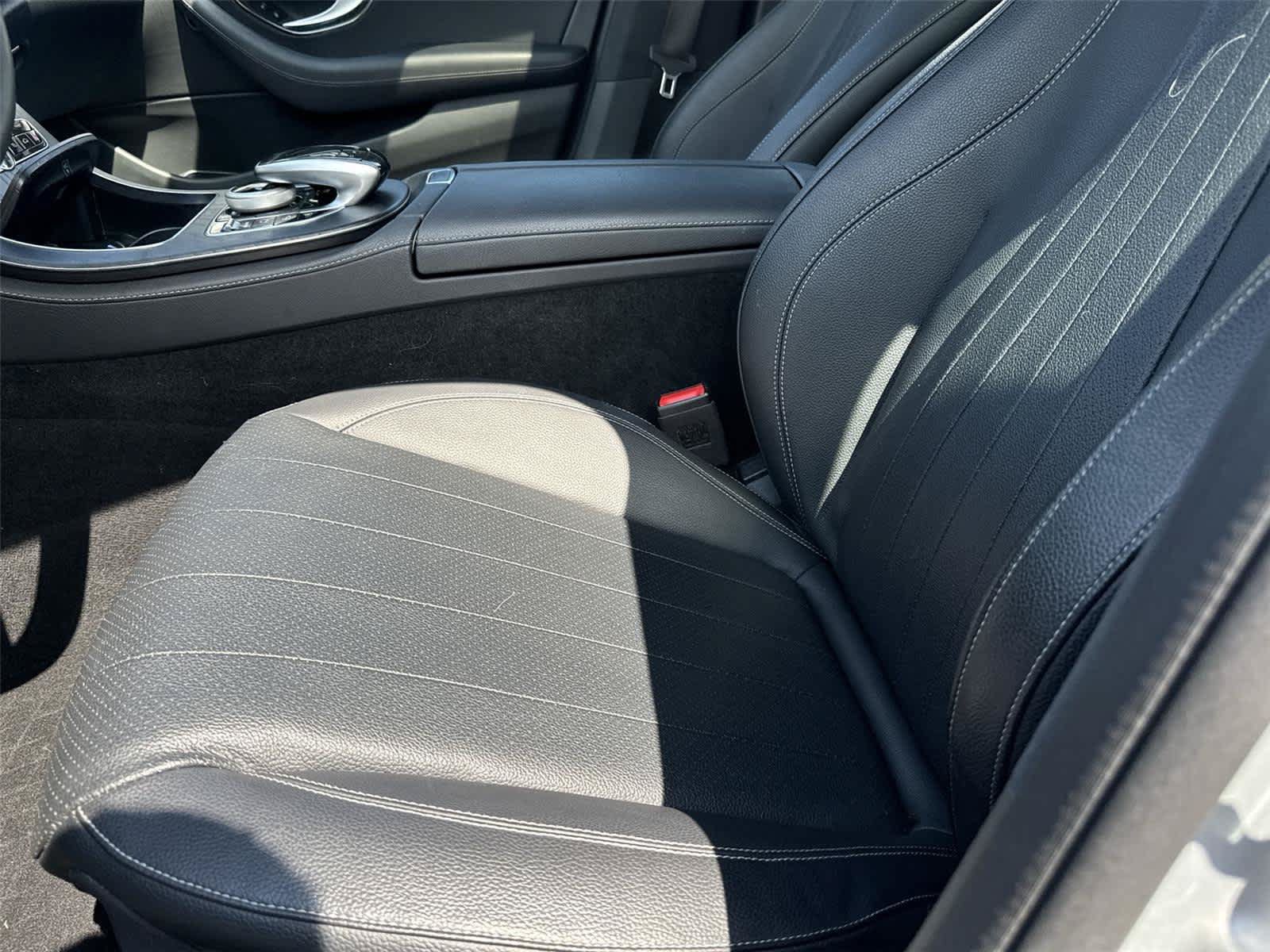 Used 2019 Mercedes-Benz E 300 4MATIC image 12