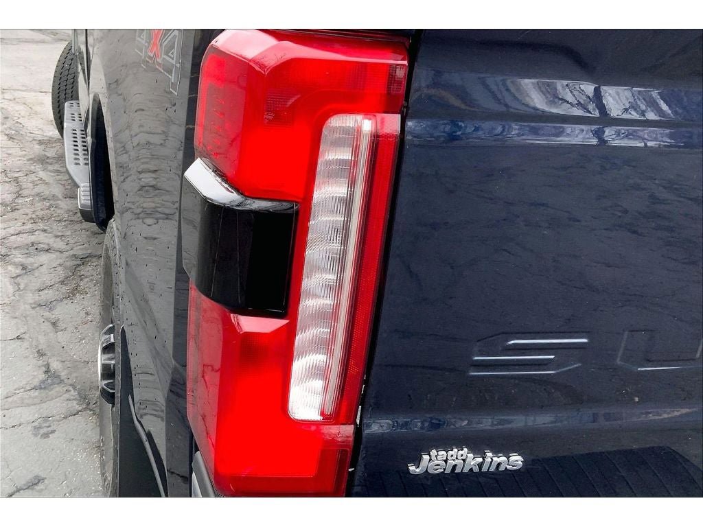 Used 2025 Ford F350 Lariat image 31