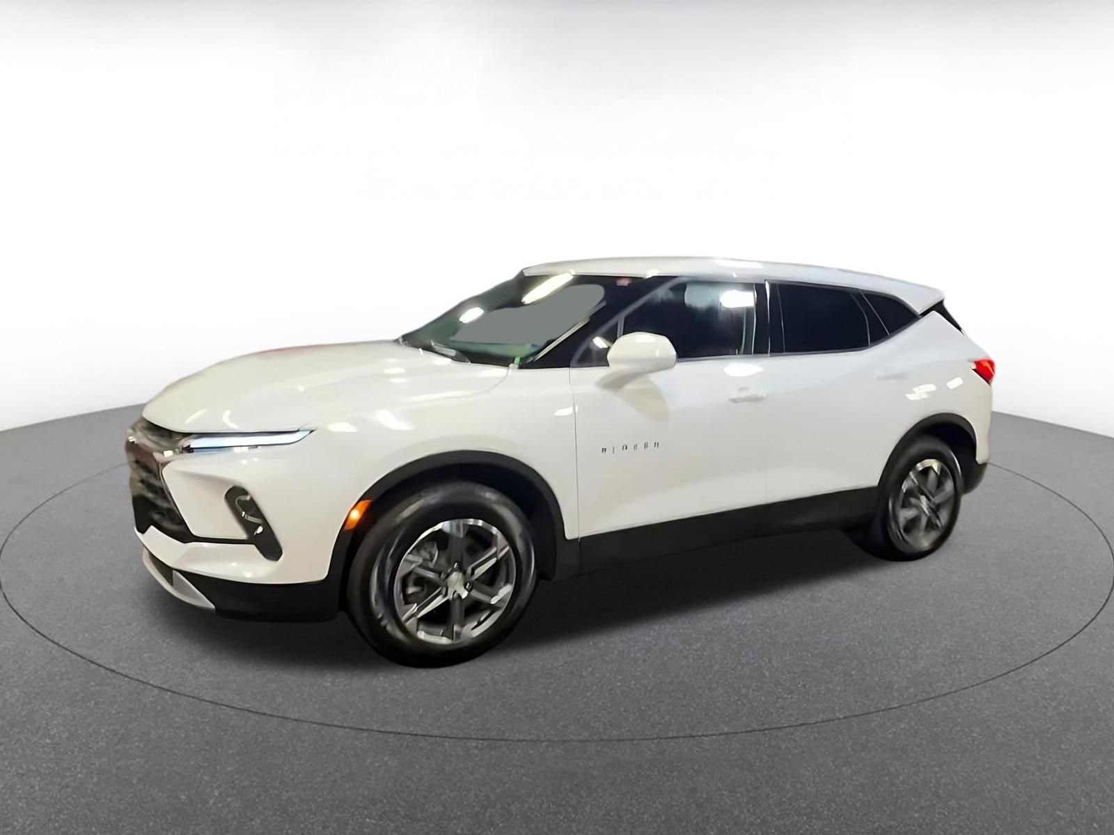 Used 2025 Chevrolet Blazer LT image 8