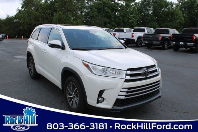 Used 2018 Toyota Highlander XLE AWD/4WD video 1