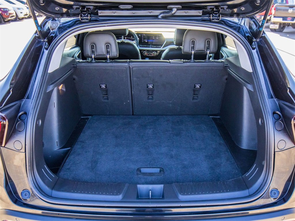 Used 2024 Chevrolet Trax LT w/ Driver Confidence Package image 12