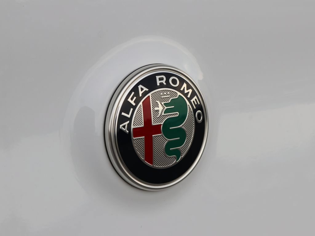 Used 2023 Alfa Romeo Stelvio Sprint AWD/4WD image 38