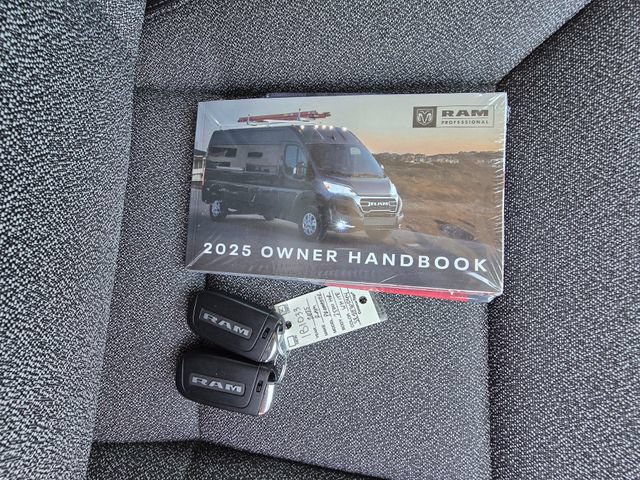 Used 2025 RAM ProMaster 2500 w/ Crew Van Package FWD image 30