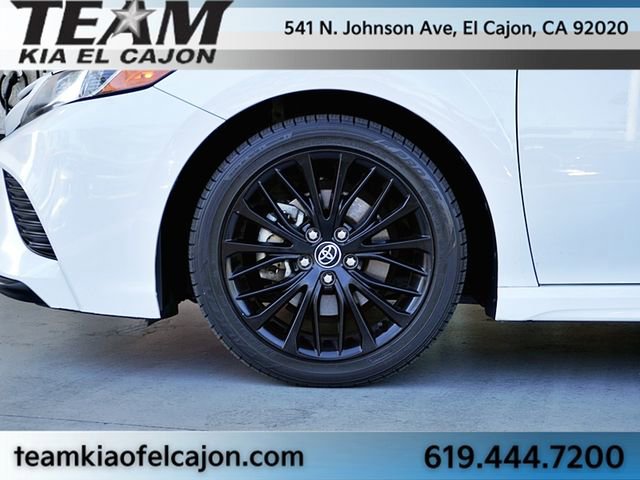 Used 2020 Toyota Camry SE w/ Carpet Mat Package image 7