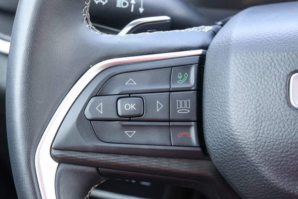 Used 2024 Jeep Grand Cherokee Laredo AWD/4WD image 21