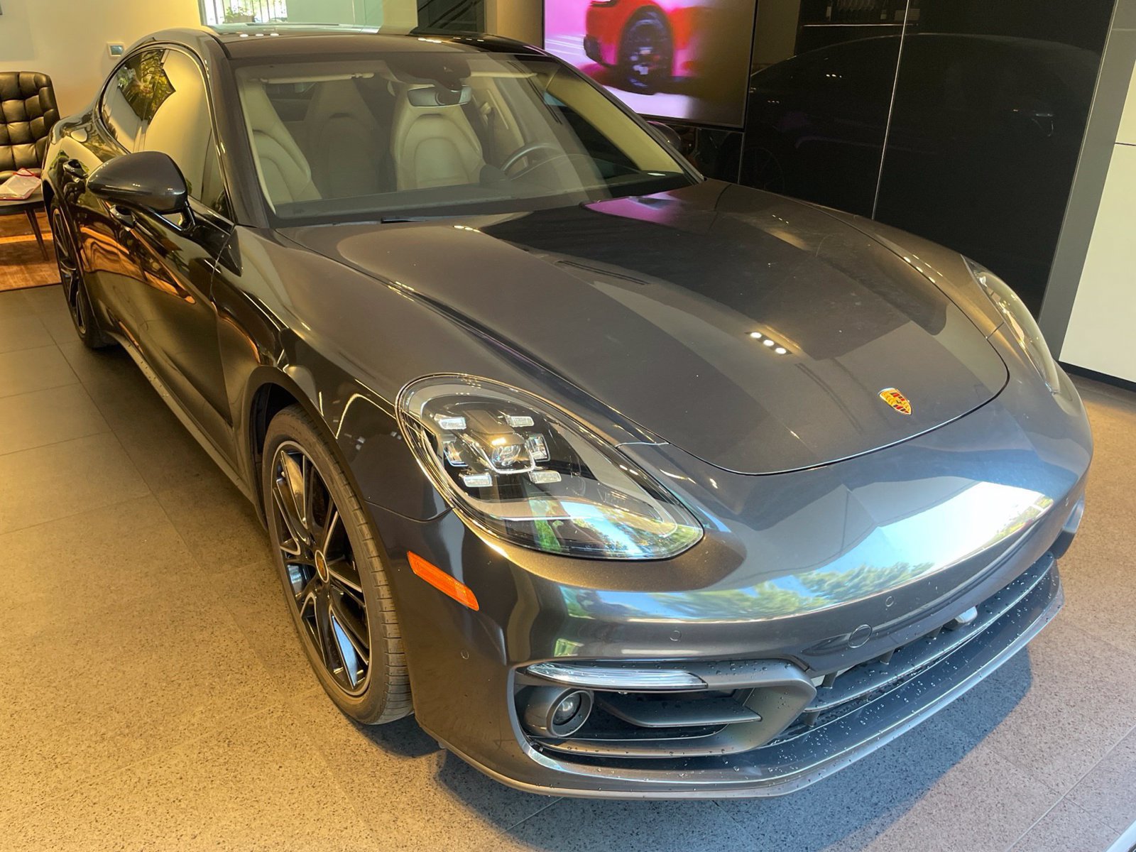 Used 2023 Porsche Panamera Platinum Edition RWD image 3
