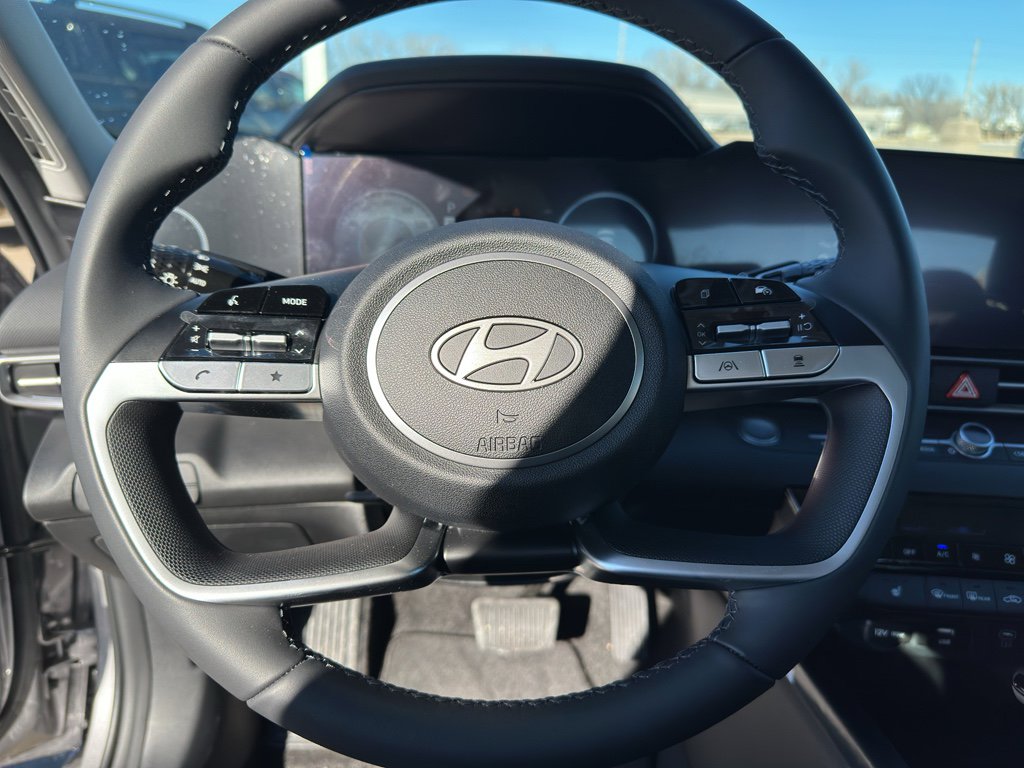New 2025 Hyundai Elantra Limited image 13