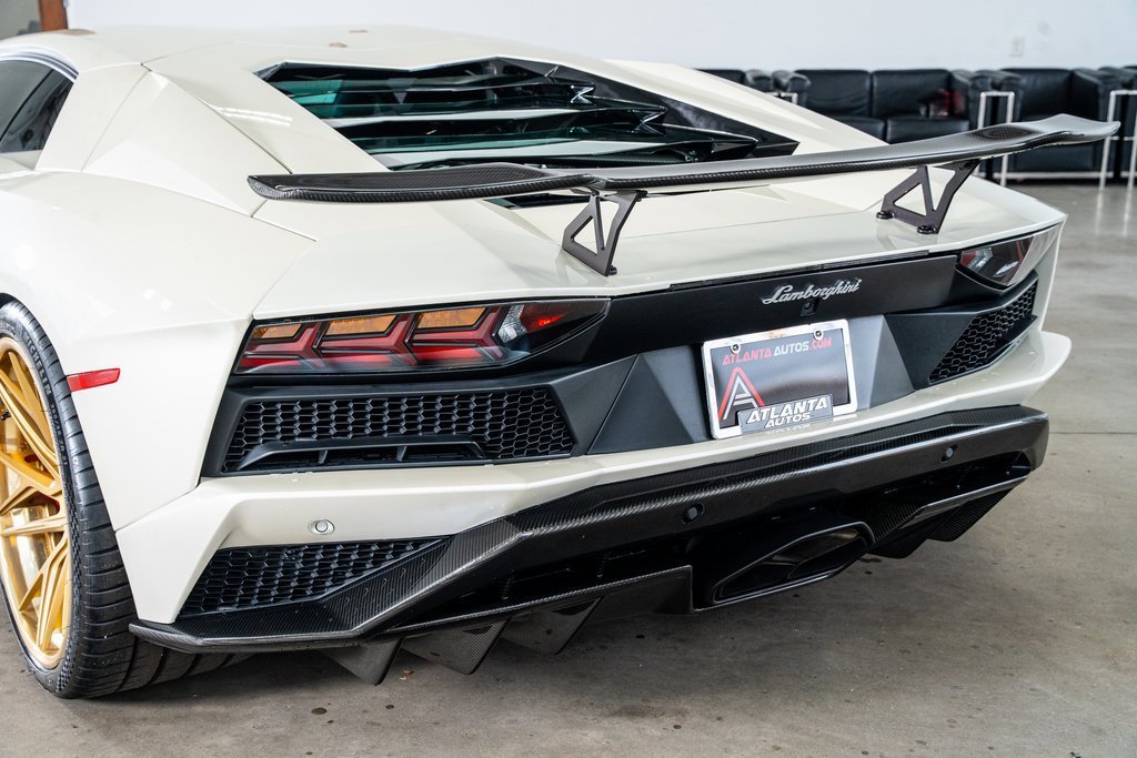 Used 2017 Lamborghini Aventador S image 28