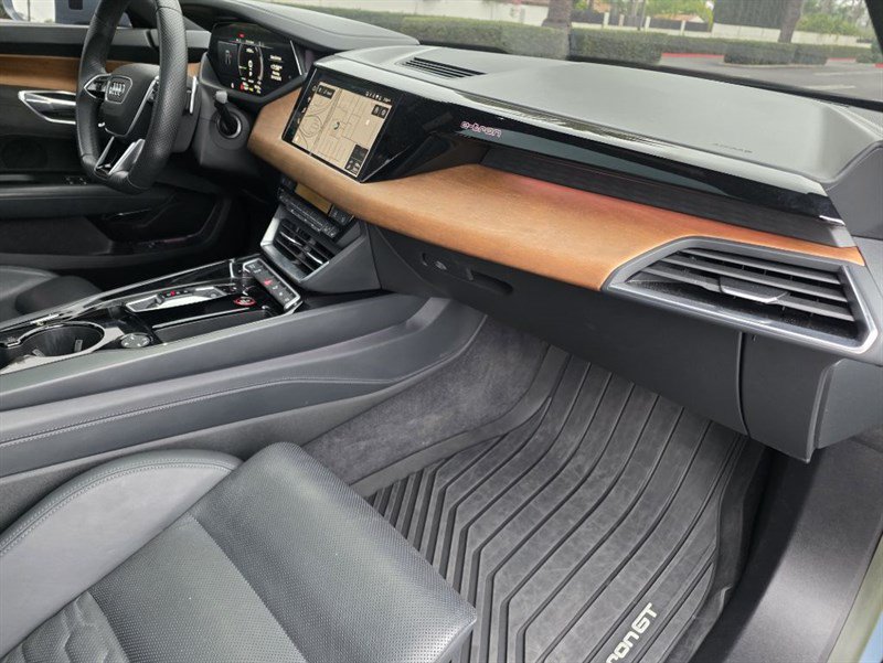 Used 2023 Audi e-tron GT Prestige AWD/4WD image 47