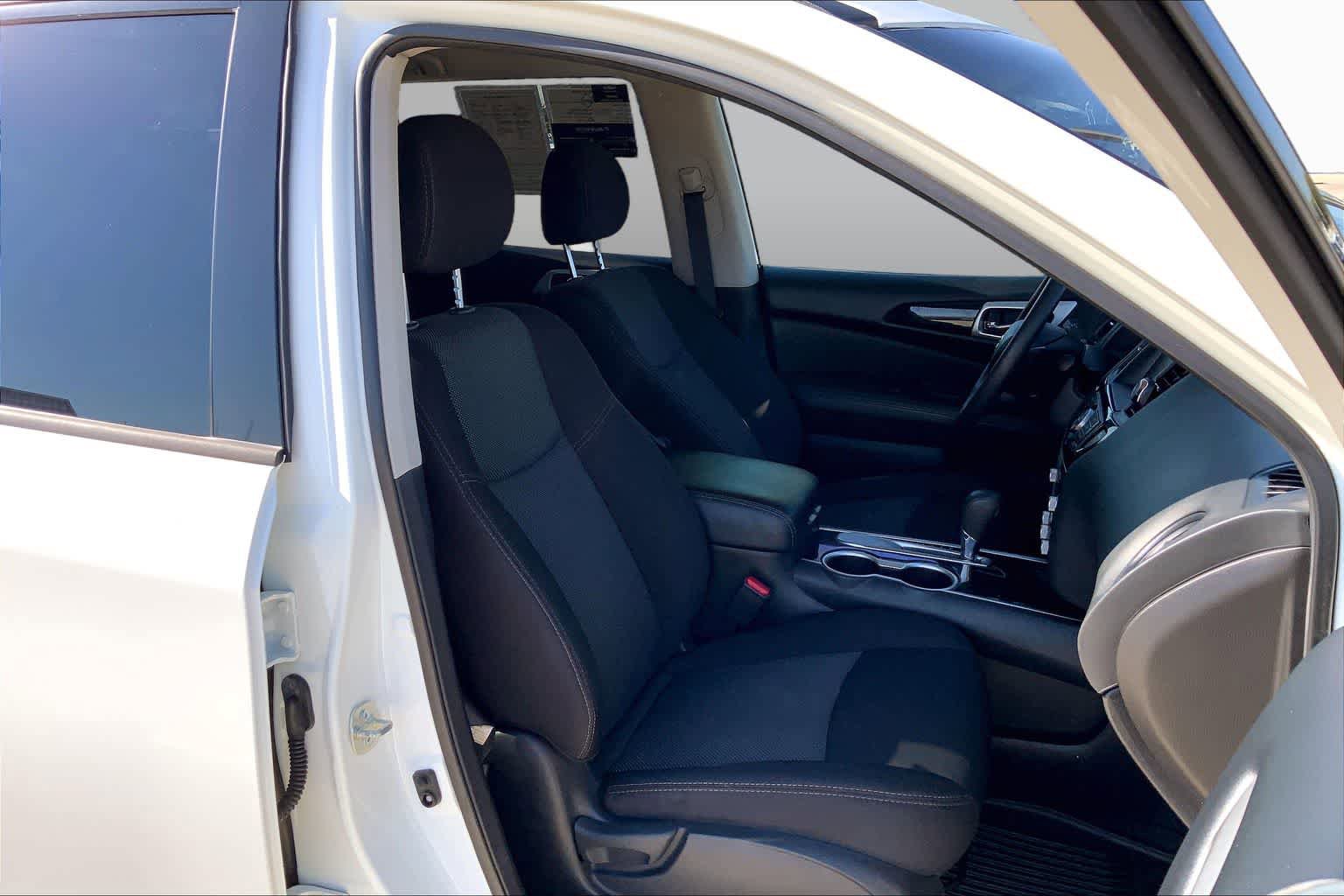 Used 2020 Nissan Pathfinder S FWD image 9
